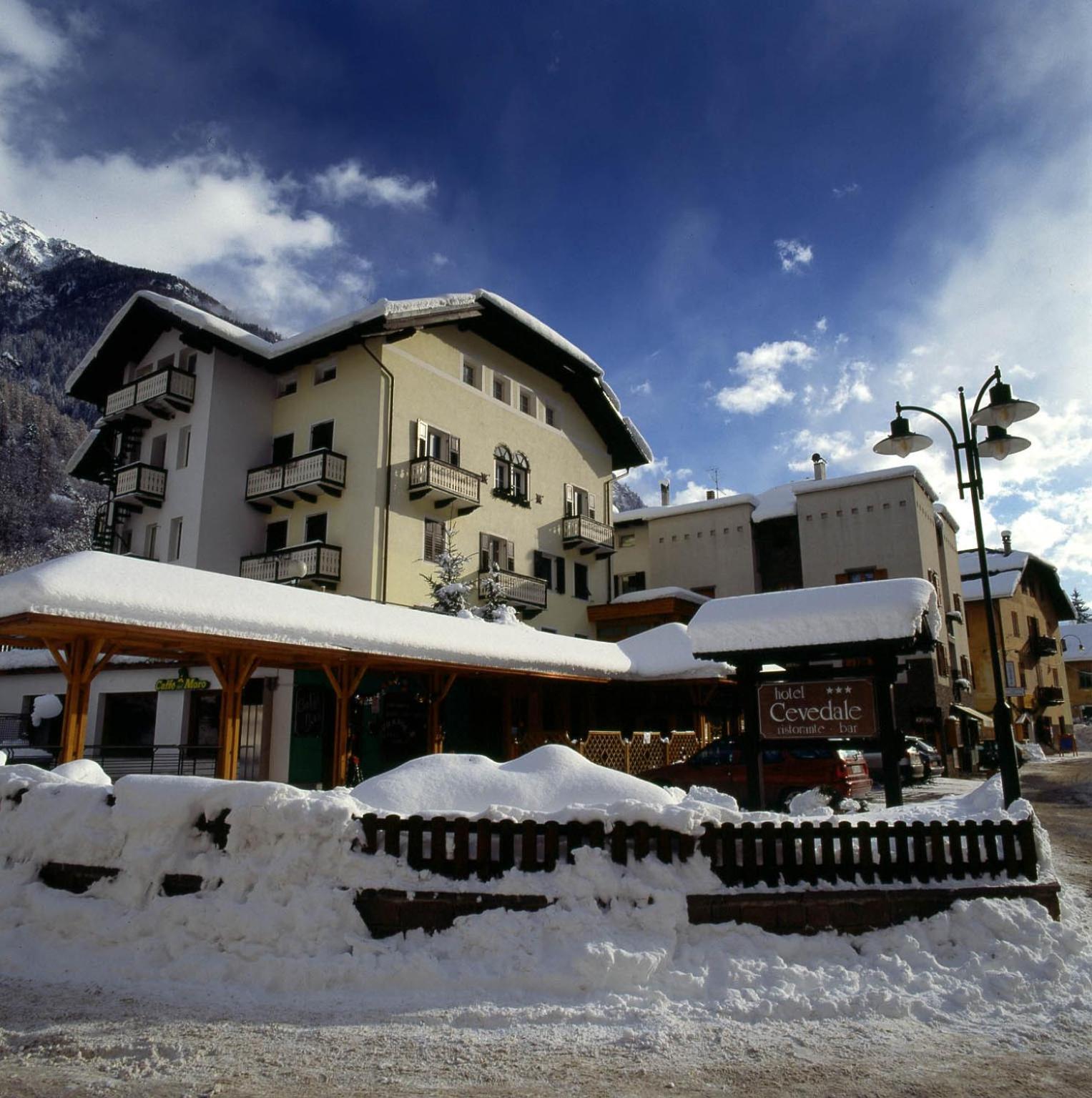 Hotel Cevedale Living Romance Hotel Cogolo Kültér fotó