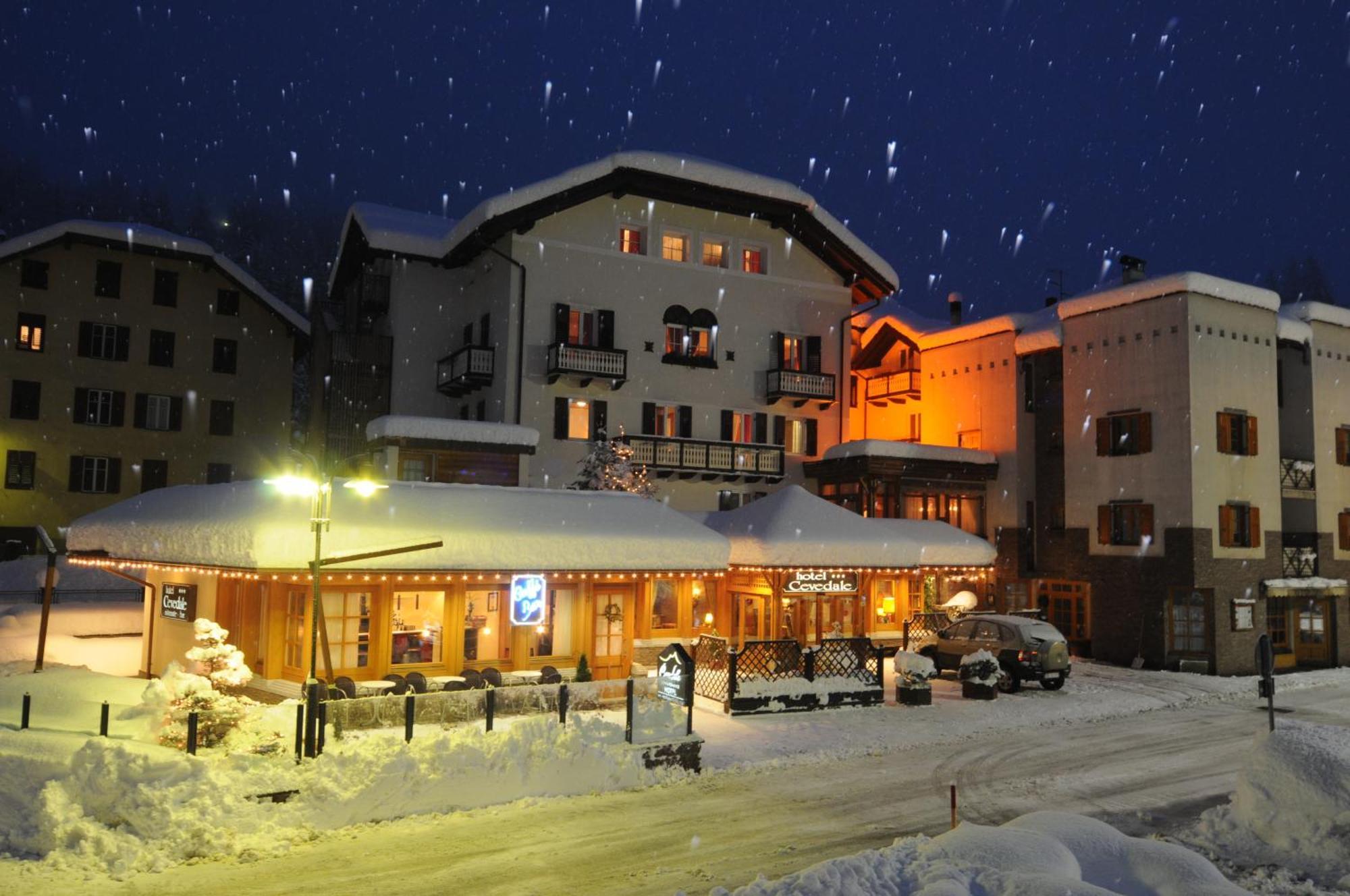 Hotel Cevedale Living Romance Hotel Cogolo Kültér fotó