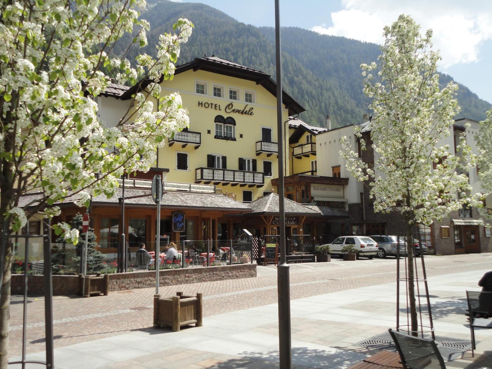 Hotel Cevedale Living Romance Hotel Cogolo Kültér fotó