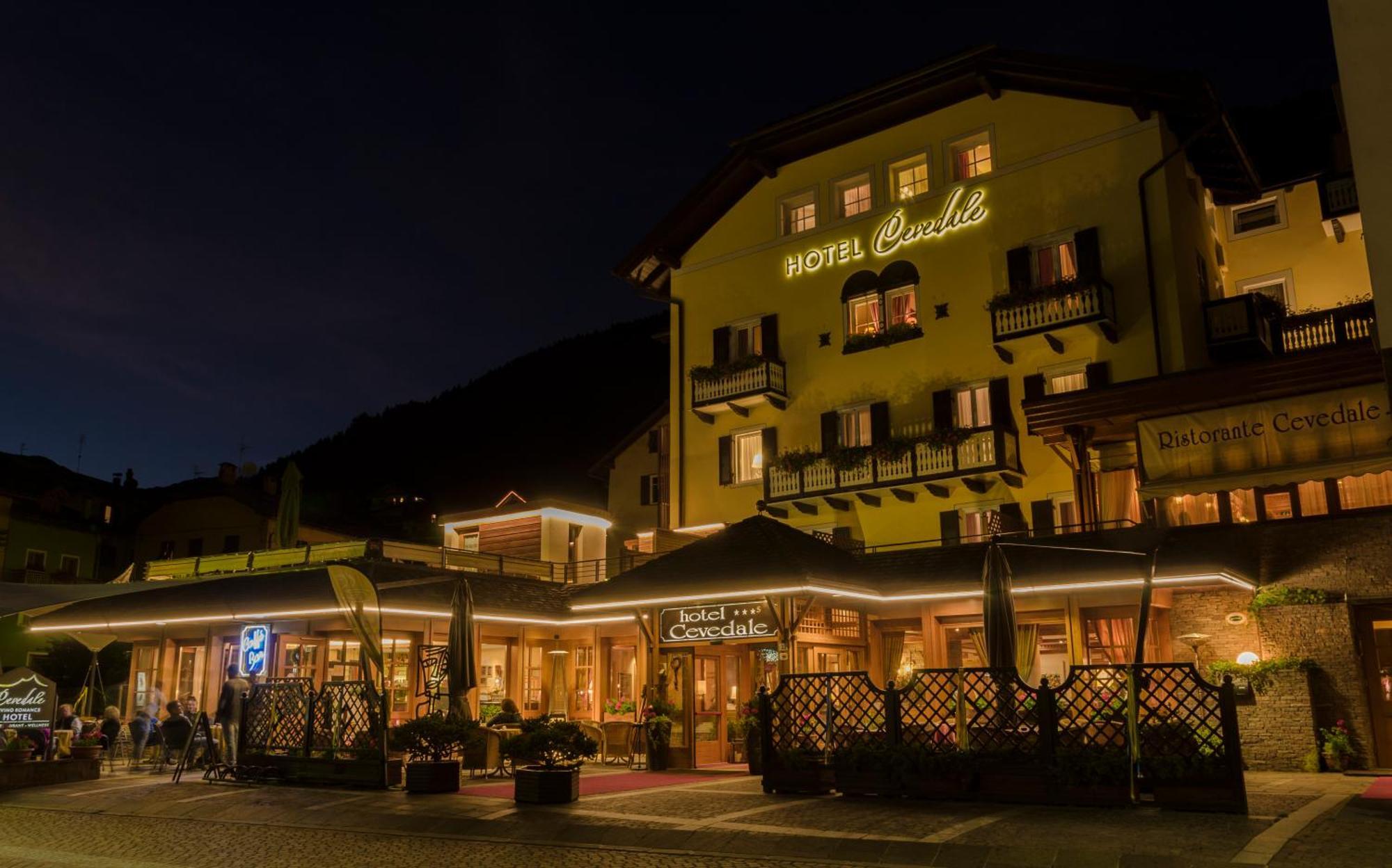 Hotel Cevedale Living Romance Hotel Cogolo Kültér fotó