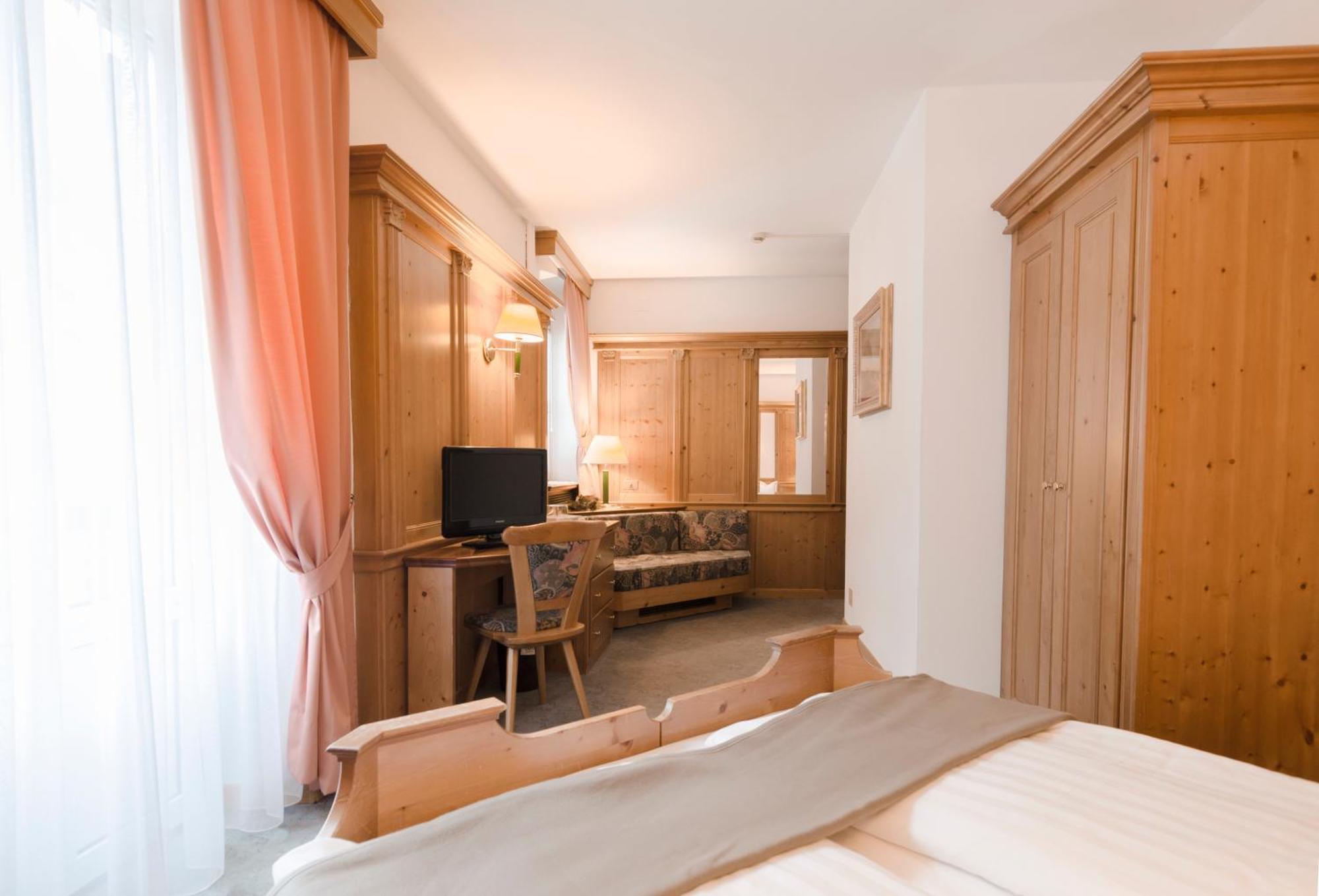 Hotel Cevedale Living Romance Hotel Cogolo Kültér fotó