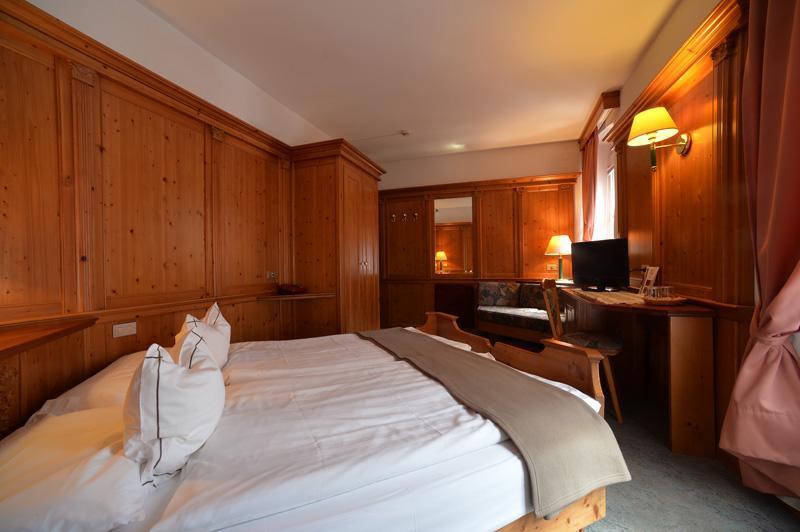 Hotel Cevedale Living Romance Hotel Cogolo Kültér fotó