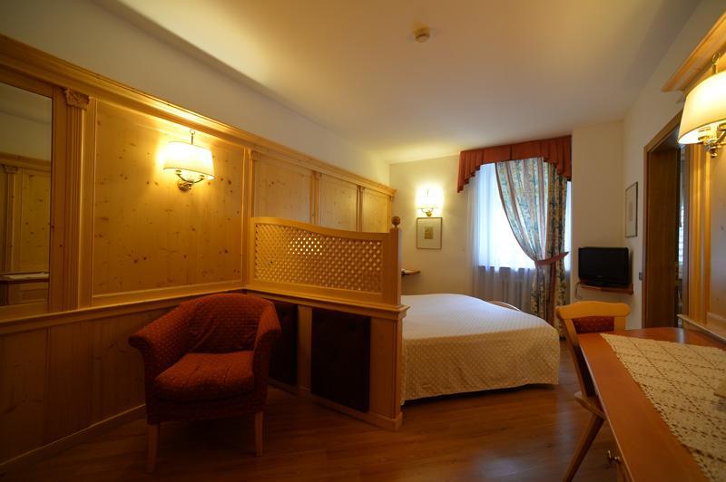 Hotel Cevedale Living Romance Hotel Cogolo Kültér fotó