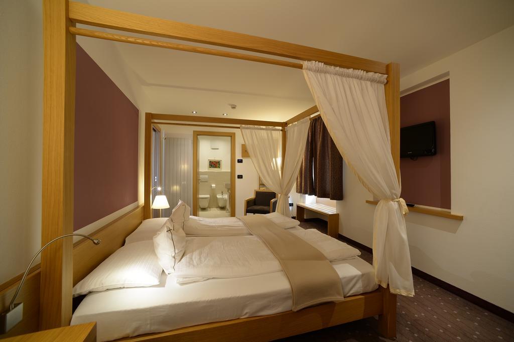 Hotel Cevedale Living Romance Hotel Cogolo Kültér fotó