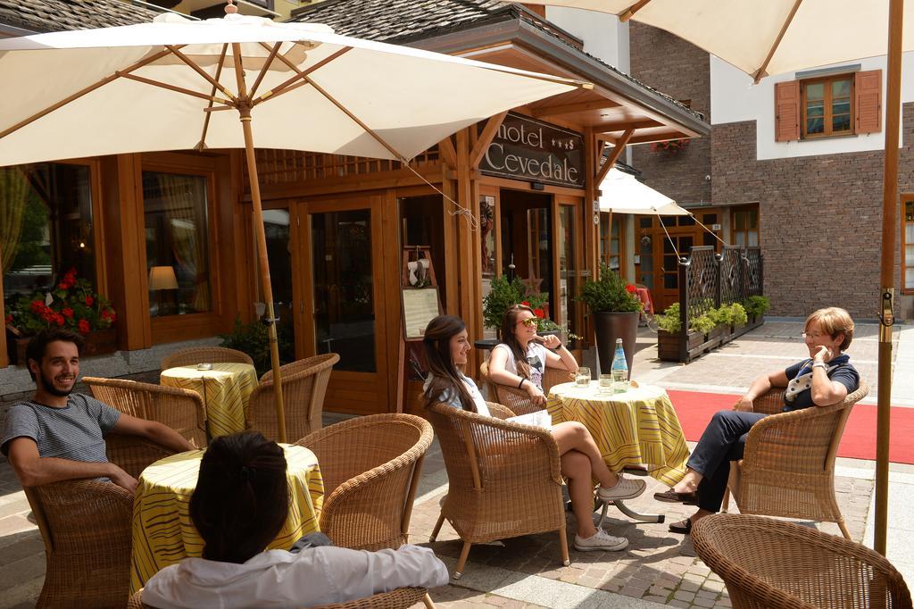 Hotel Cevedale Living Romance Hotel Cogolo Kültér fotó