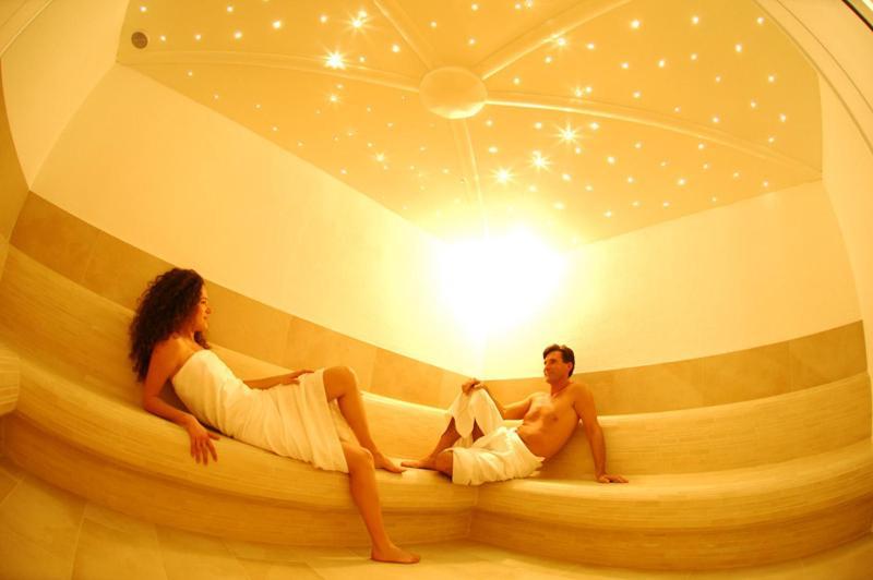 Hotel Cevedale Living Romance Hotel Cogolo Kültér fotó