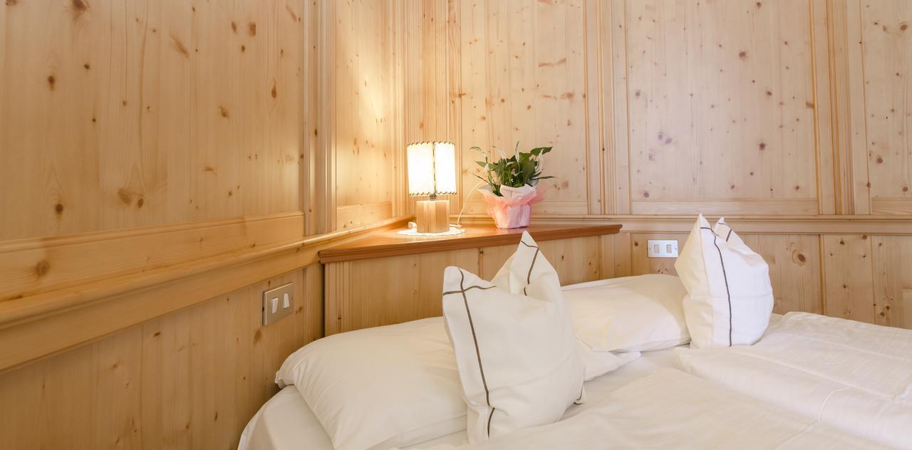 Hotel Cevedale Living Romance Hotel Cogolo Kültér fotó