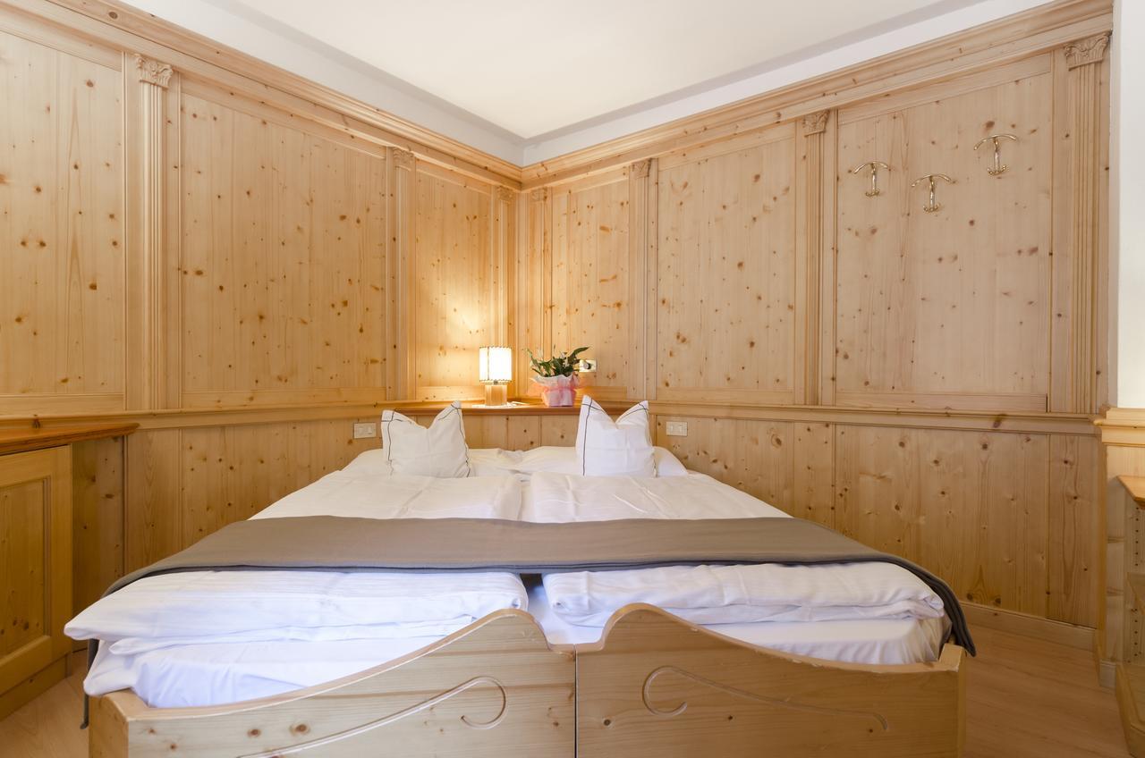 Hotel Cevedale Living Romance Hotel Cogolo Kültér fotó