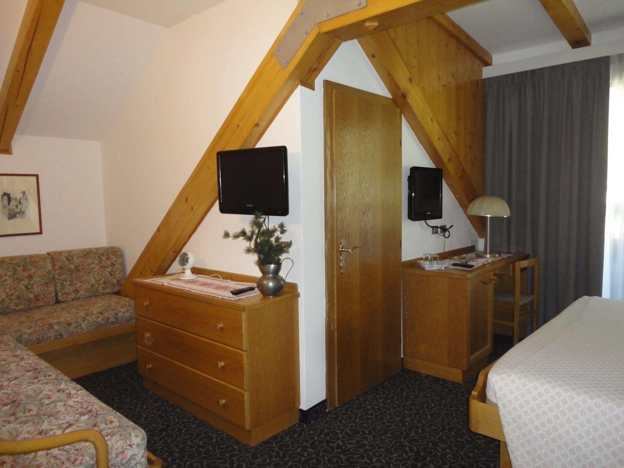 Hotel Cevedale Living Romance Hotel Cogolo Kültér fotó